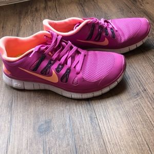 Nike Free Runs Size 8
